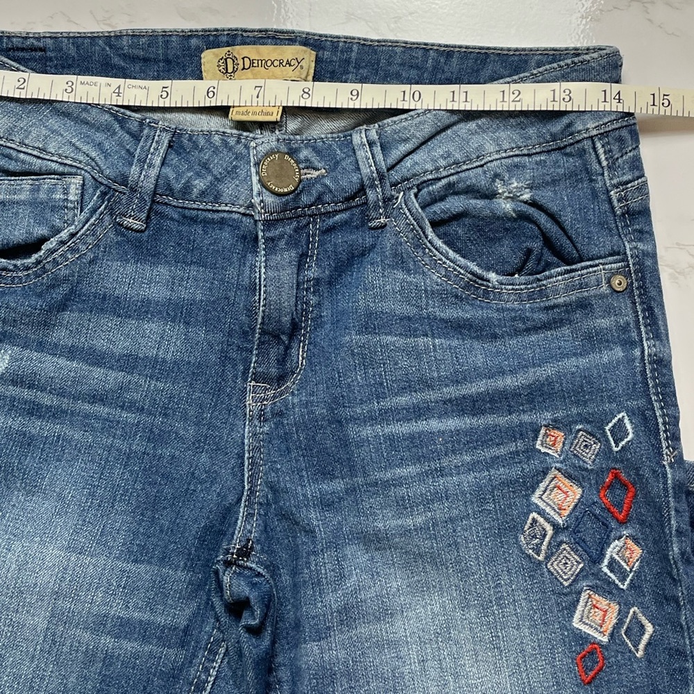 Democracy Girlfriend diamond embroidered jeans, size 6 - Picture 6 of 10